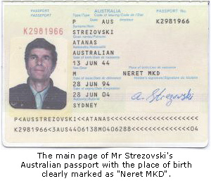 На главната страница на паспорта на господин Стрезовского.